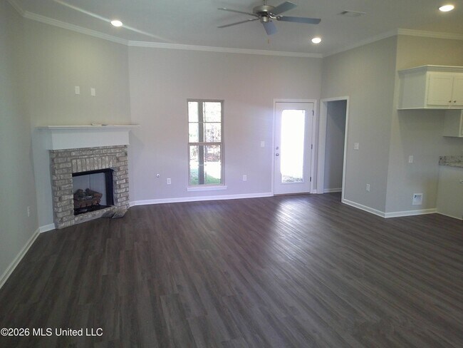 Building Photo - 520 Stone Brook Pl