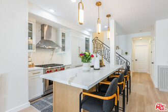 Building Photo - 5507 W 149th Pl