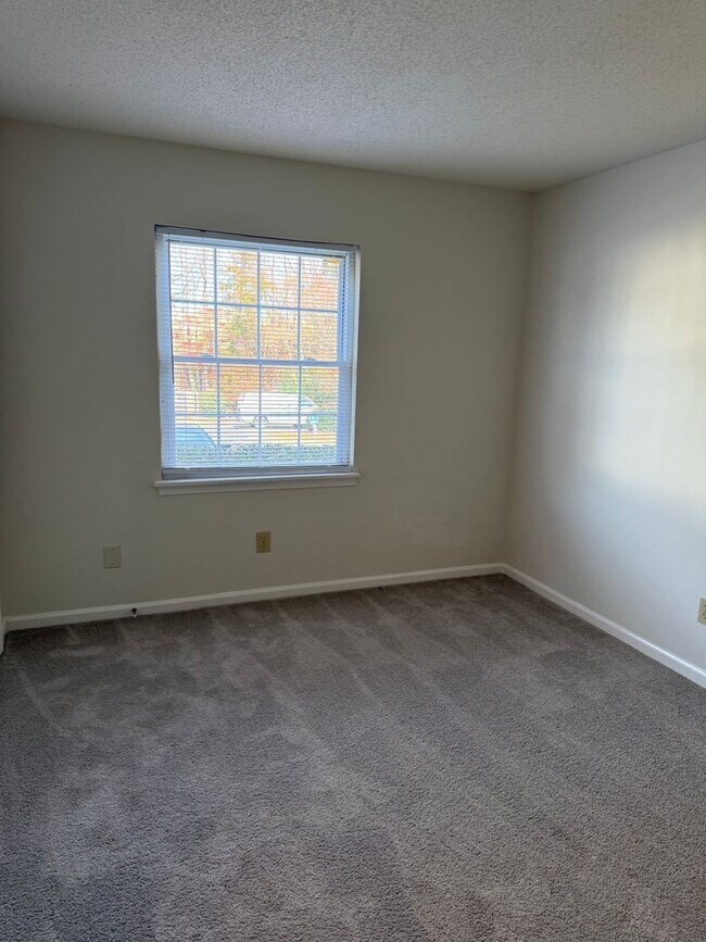 Building Photo - 5639 Hornaday Rd