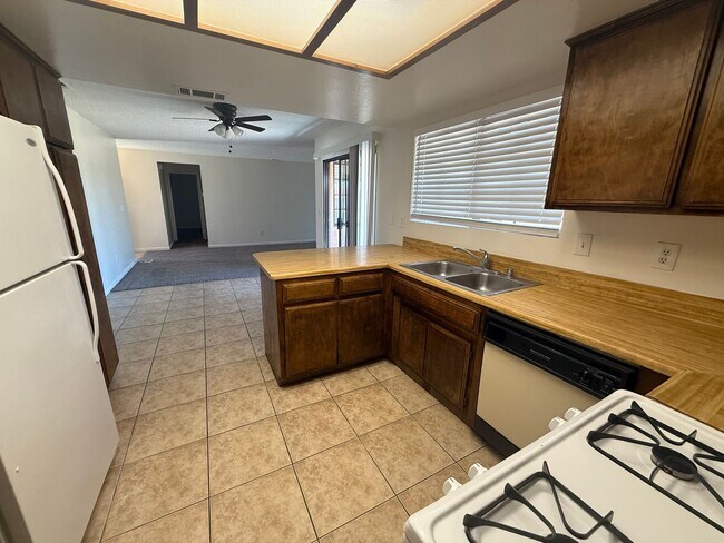 Building Photo - 20318 Thunderbird Rd