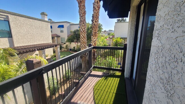 Building Photo - Pointe South Mountain 2-bedroom condo, gat...