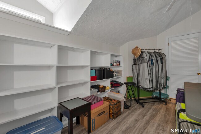 Building Photo - 92 Limewood Ave