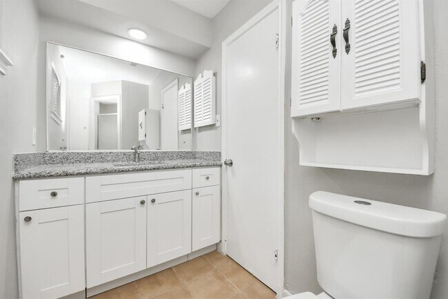 Building Photo - 7911 Pella Dr