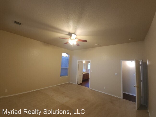 Building Photo - 4 br, 3.5 bath House - 21215 Encino Ash
