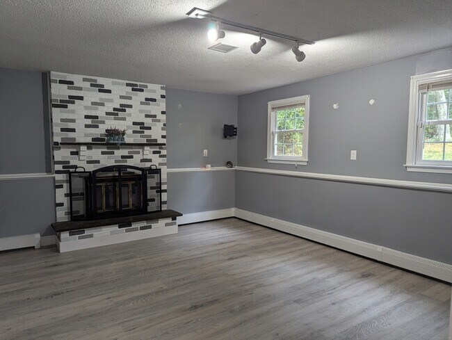 Building Photo - 38 Inchcliffe Dr