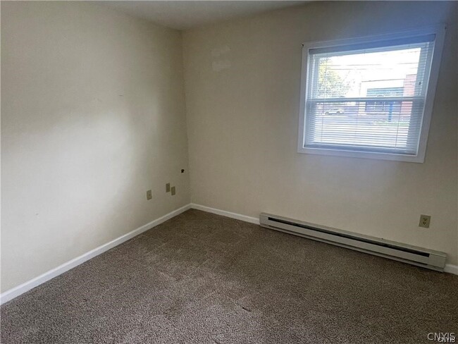 Building Photo - 144 Clinton Ave