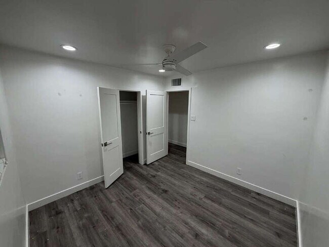 Building Photo - 1716 S Shafer Dr