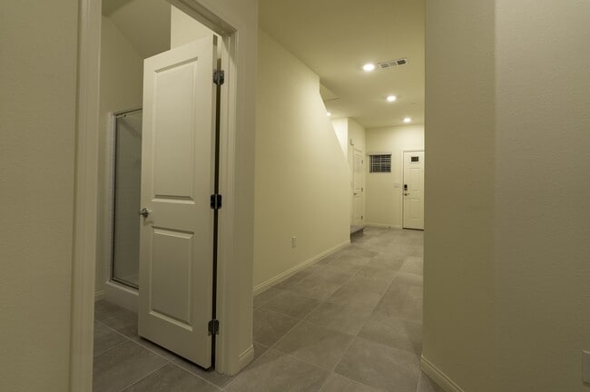 Building Photo - 4519 Merlot Hls Ave