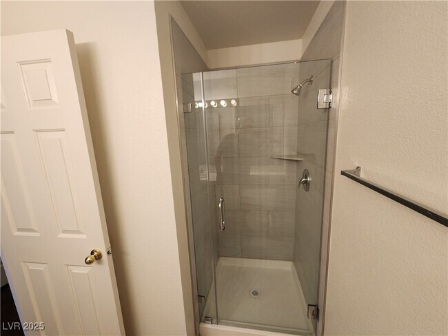 Building Photo - 5201 S Torrey Pines Dr
