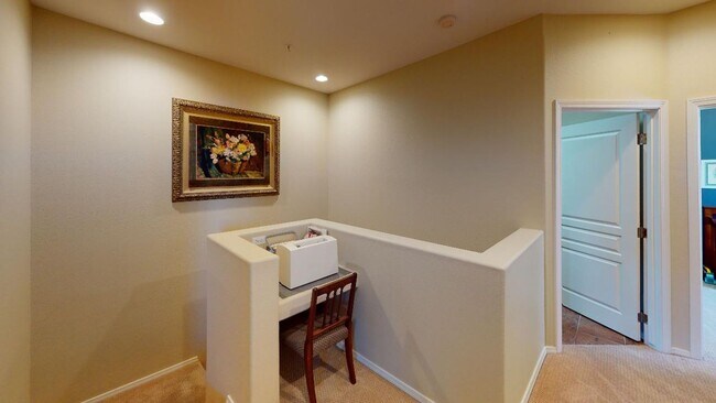 Building Photo - Desirable 3 Bedroom 3 Bathroom home in quiet neighborhood!