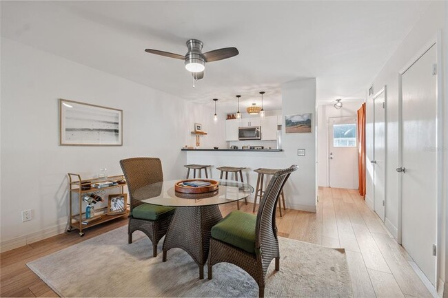 Building Photo - 4821 W McElroy Ave