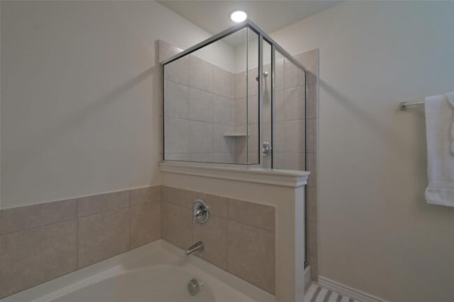 Building Photo - 1205 Waggoner Dr