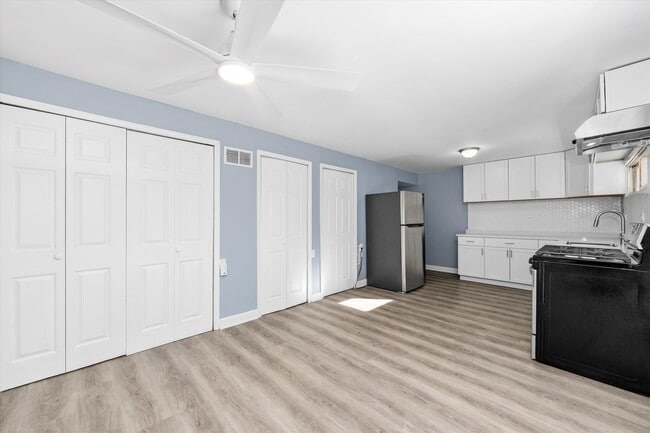 Building Photo - 1331 Highland Ave