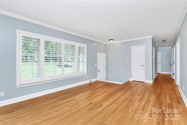Building Photo - 6908 Lancer Dr