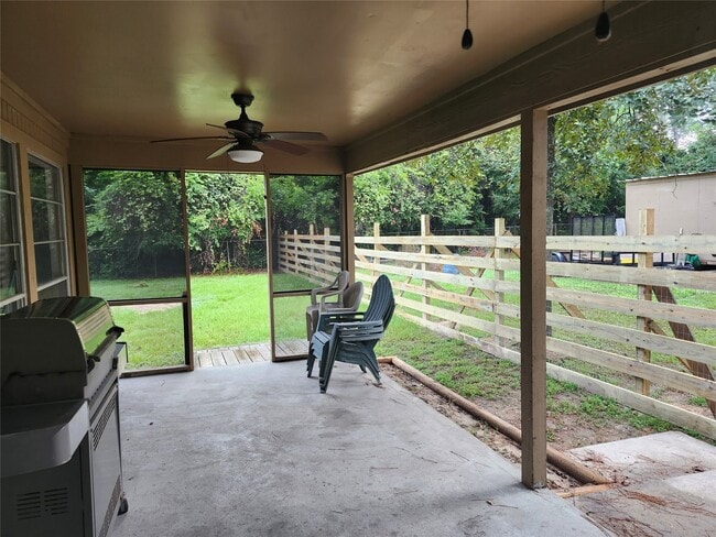 Building Photo - 5928 Sinclair Dr