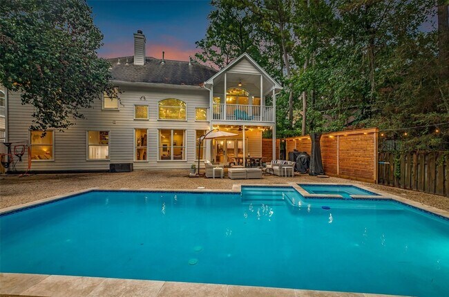 Building Photo - 211 Maple Path Pl