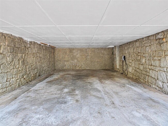 Building Photo - 1708 Childerlee Ln NE