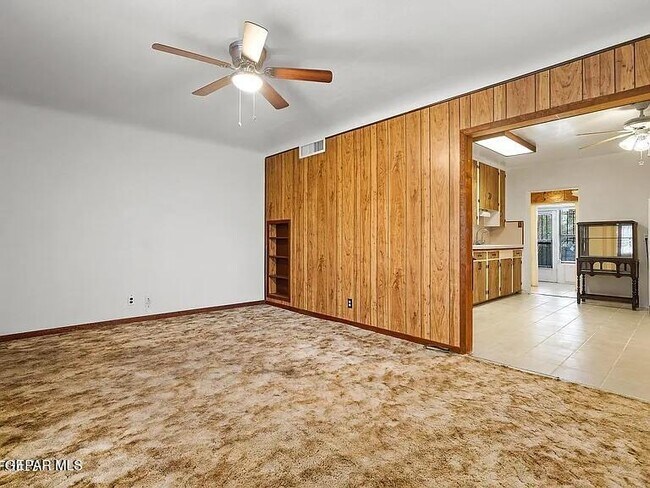 Building Photo - 3222 Frankfort Ave