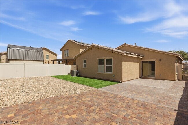 Building Photo - 3245 Aiken Way