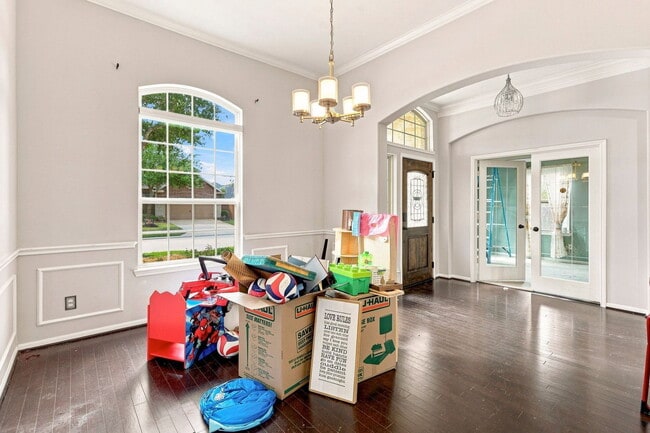 Building Photo - 17915 Creek Bluff Ln