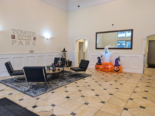 Building Photo - Chic Urban Living: Spacious 2-Bed Condo in Denver with 2 Reserved Garage Spaces!