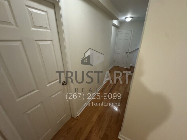 Building Photo - 1609 W Diamond St