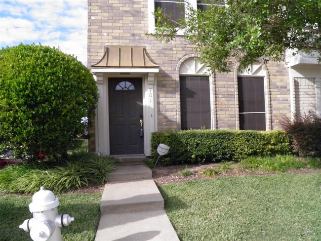 Primary Photo - 2910 Grants Lake Blvd