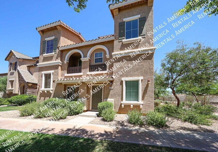 Building Photo - 747 N Port Dr