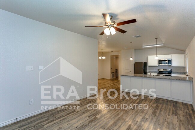 Building Photo - 205 Dolphin Dr