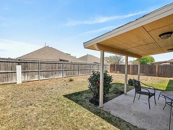 Building Photo - Comfy 4-Bed Midland Home with all appliances, backyard, attached garage, 6 min to grocery store