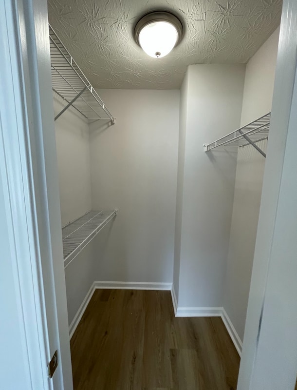 Building Photo - 660 Kenridge Way