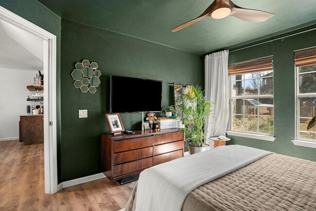 Building Photo - 6208 Perlita Dr