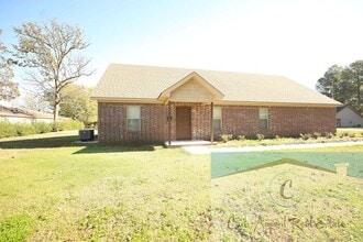 Building Photo - Luxury 2 bed, 1 bath duplex - recent construction!! Washer, dryer and internet, cable and utiliti...
