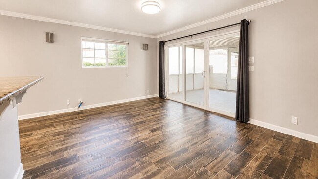 Building Photo - 2132 Forbes Ave