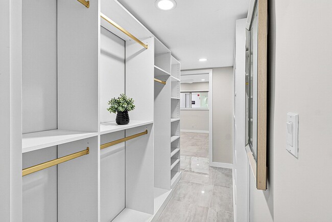 Building Photo - 3351 Spanish Trail