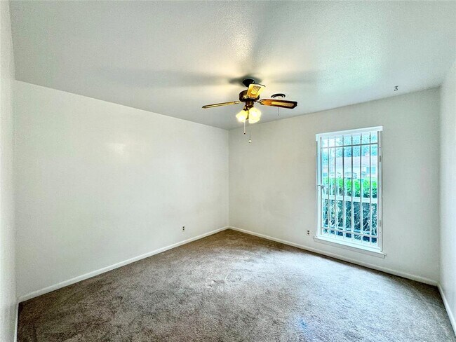 Building Photo - 8419 Neff St