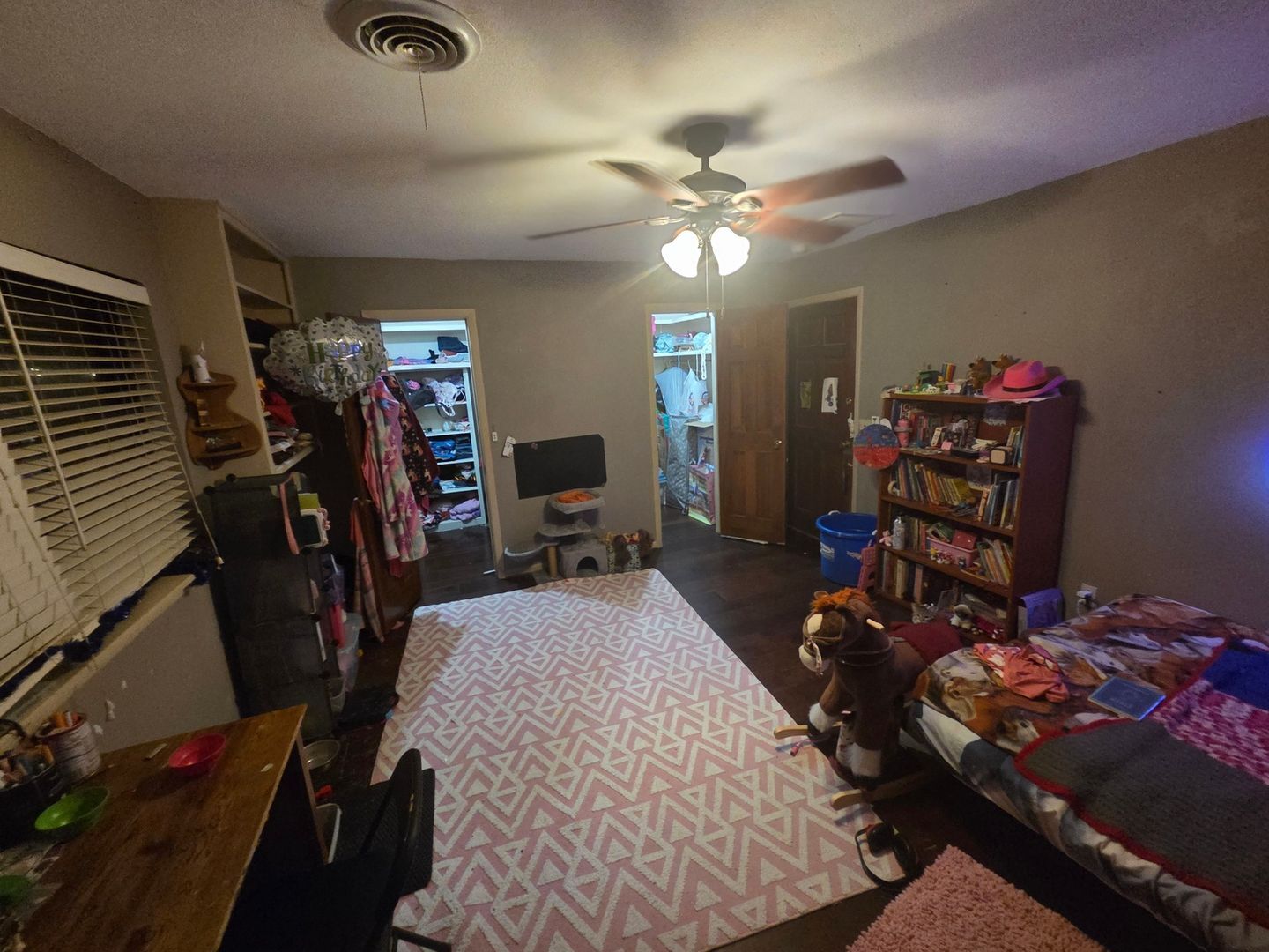 Building Photo - 1804 W Ave H