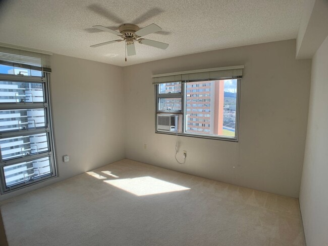 Building Photo - Salt Lake (Honolulu-Country Club Village 6) - 2 bed, 1 bath, 2 parking stalls