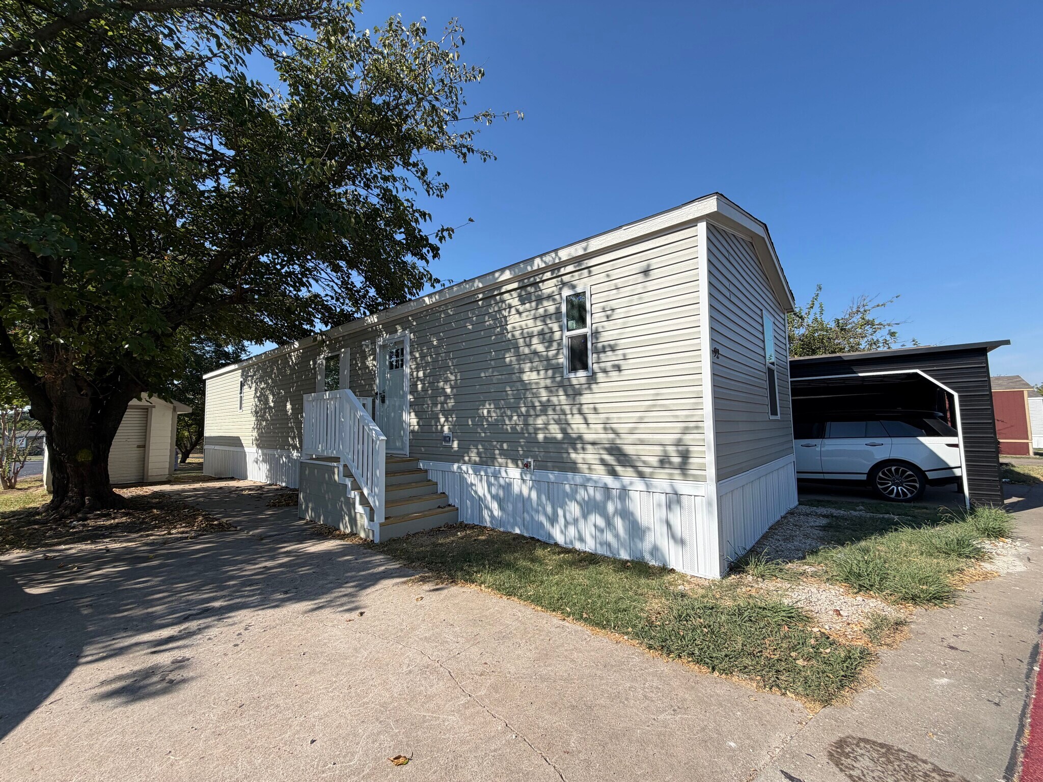 Building Photo - 709 N Collins Fwy
