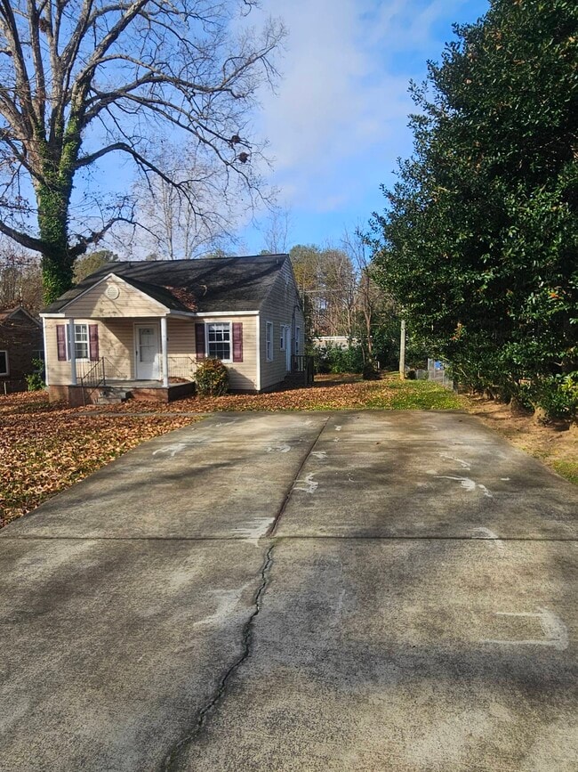 Building Photo - 1211 Camp St