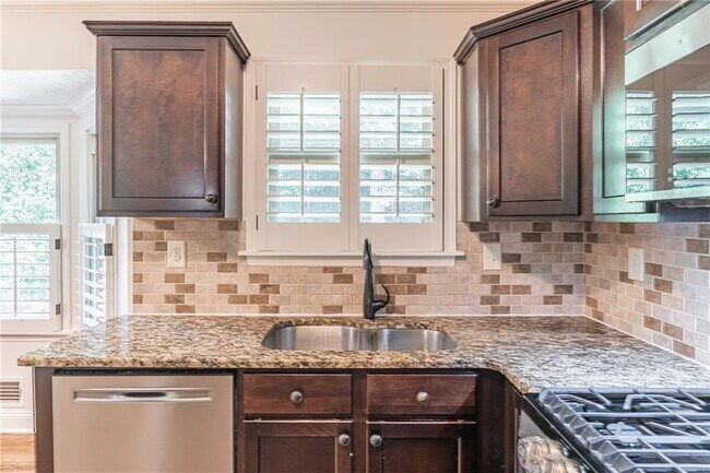 Building Photo - 9630 Pine Thicket Way