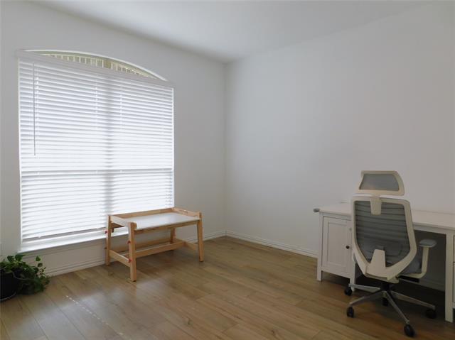 Building Photo - 3500 Kingsview Dr