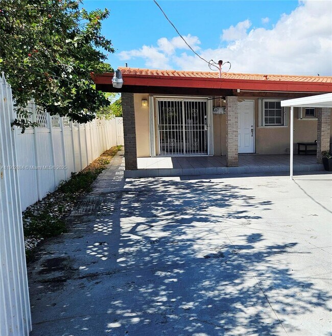 Building Photo - 47 NW 48th Ct