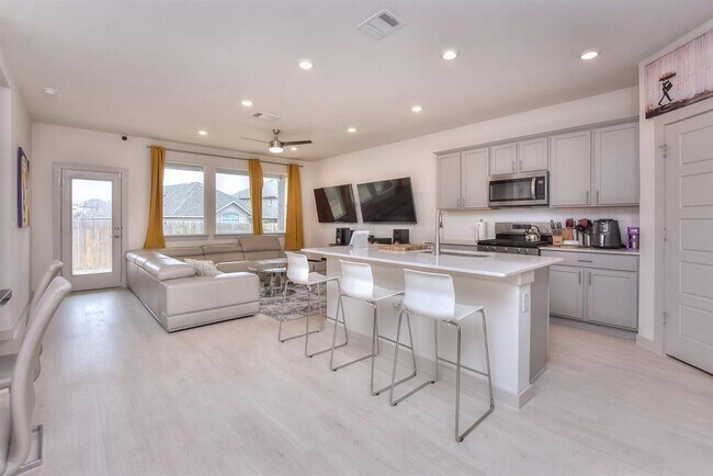 Building Photo - 13709 Bavarian Forest Dr