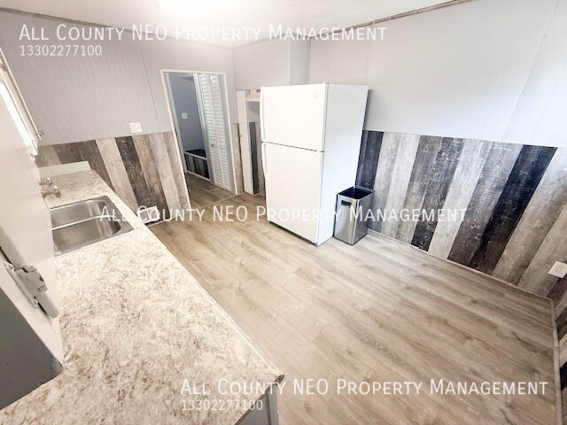 Building Photo - 246 Second Street-