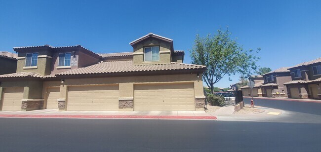 Building Photo - Stunning Condo with Attached Garage