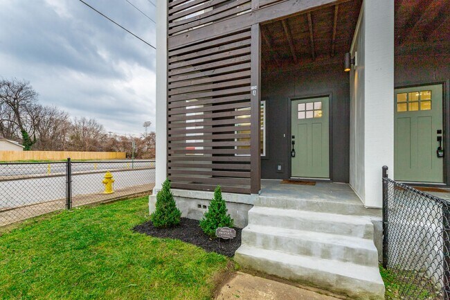 Building Photo - 1124 Garfield St