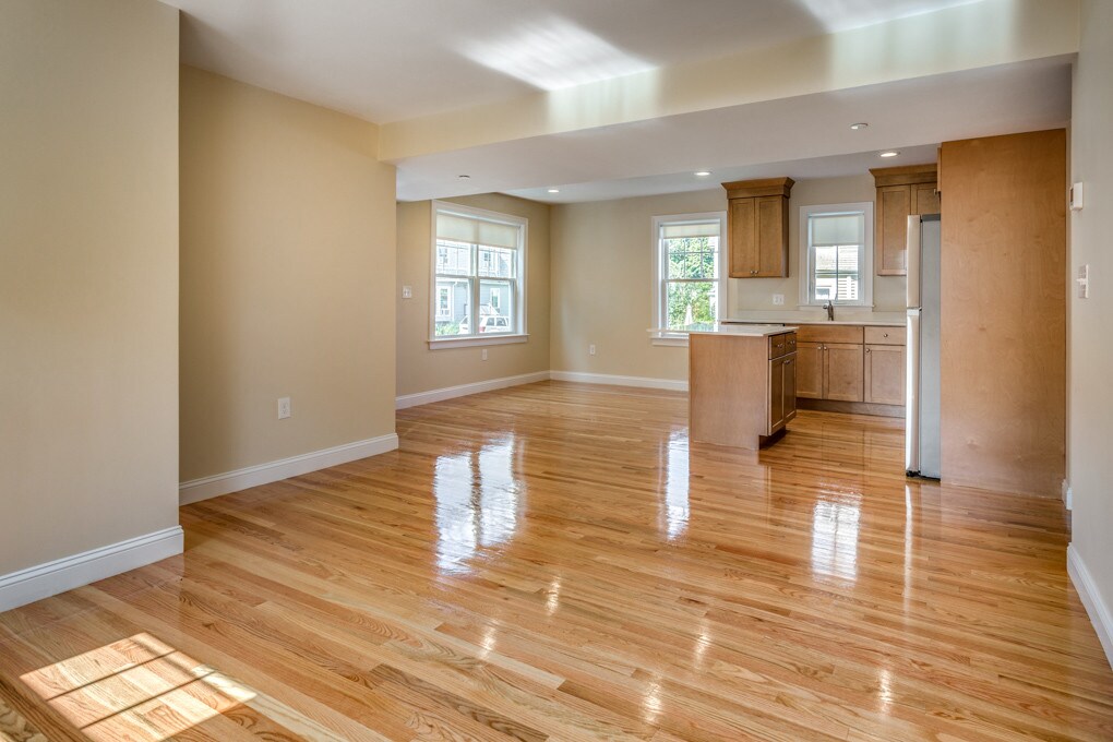 Building Photo - 249 Washington St