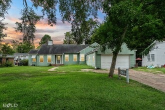 Building Photo - Home For Rent!