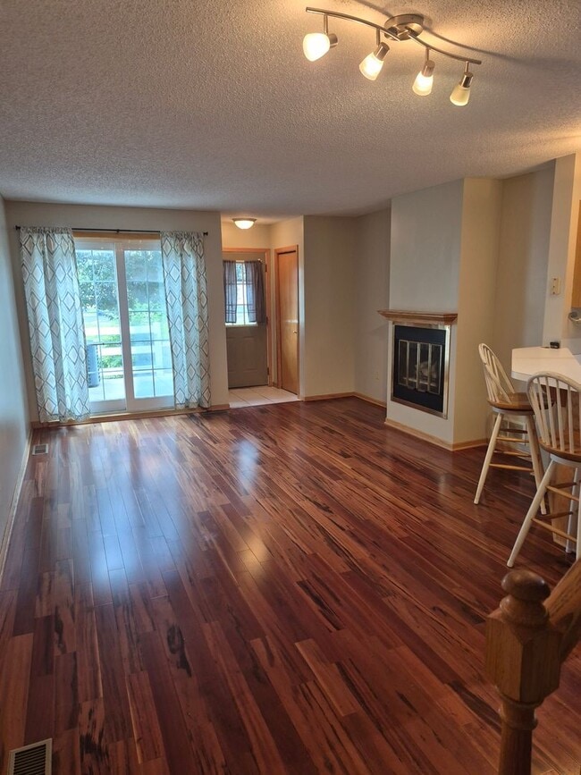 Building Photo - 13174 Meadowood Curve